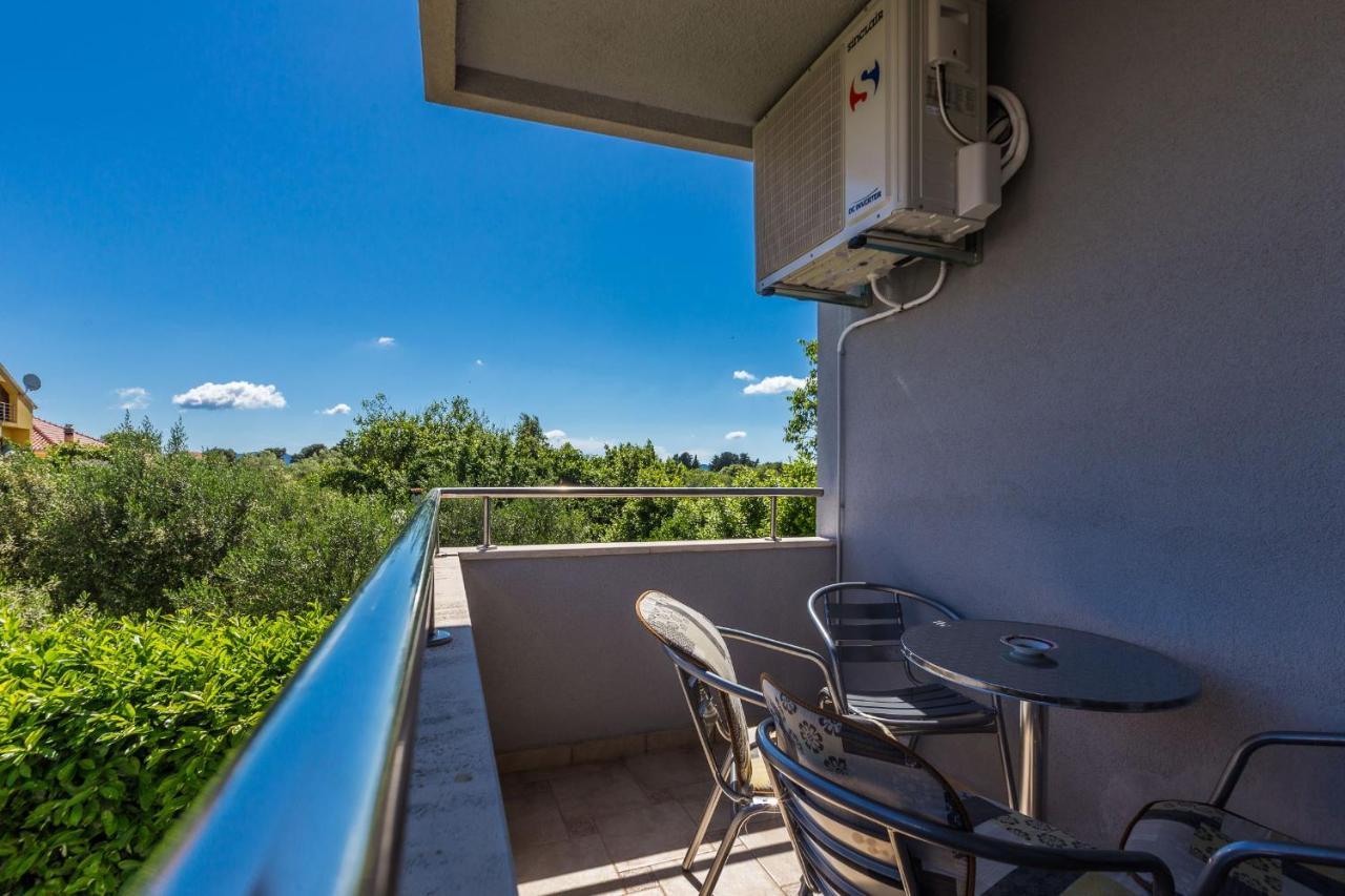 Adriano 2Br Apartment With Terrace Zadar Exterior photo