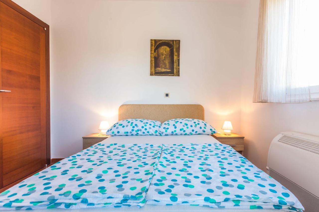 Adriano 2Br Apartment With Terrace Zadar Exterior photo