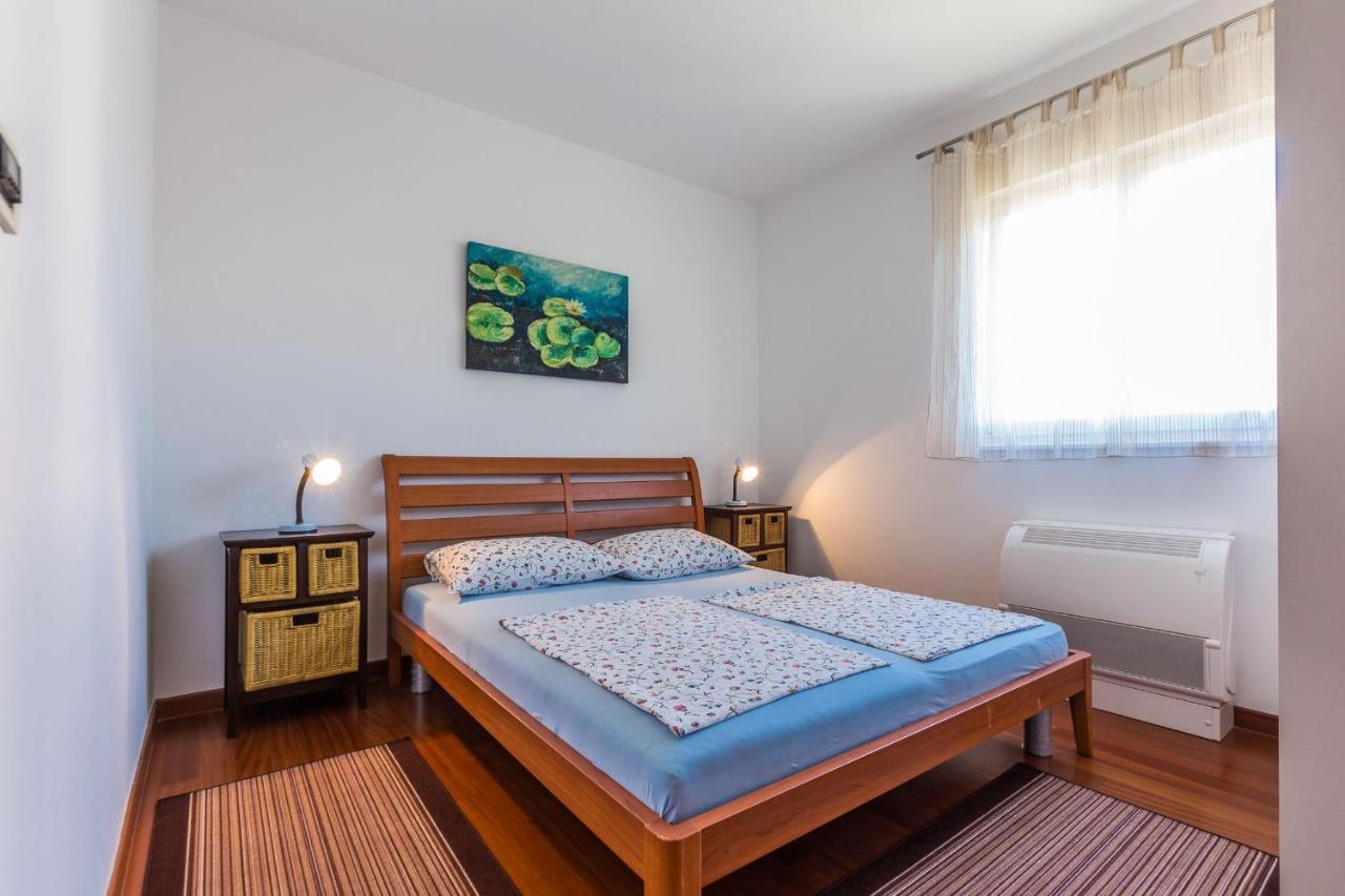 Adriano 2Br Apartment With Terrace Zadar Exterior photo